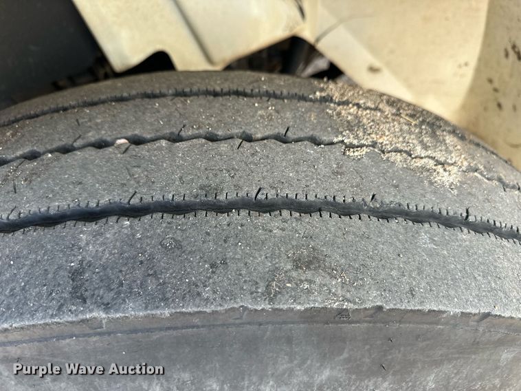 image for item ER8698 2011 International DuraStar 4300M7 flatbed truck