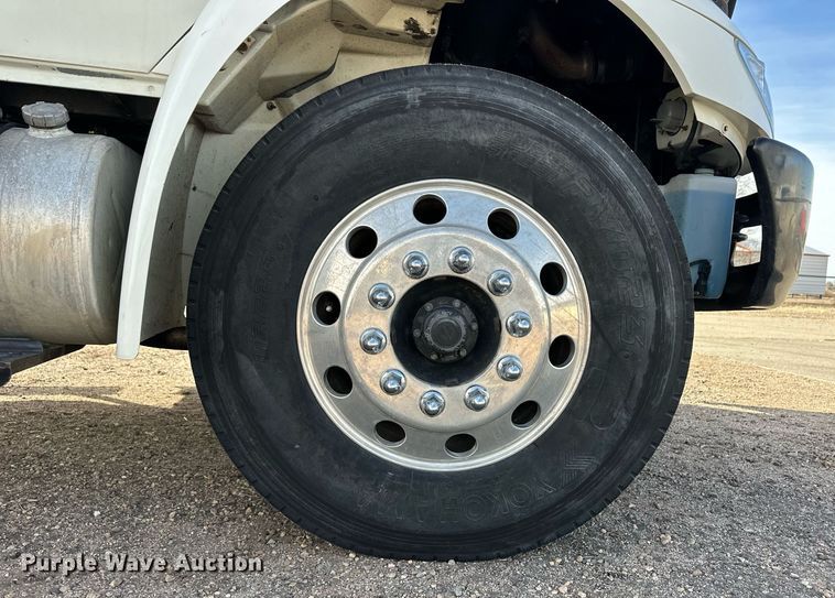 image for item ER8698 2011 International DuraStar 4300M7 flatbed truck