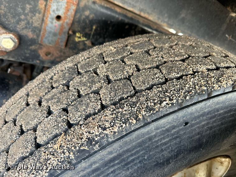 image for item ER8698 2011 International DuraStar 4300M7 flatbed truck