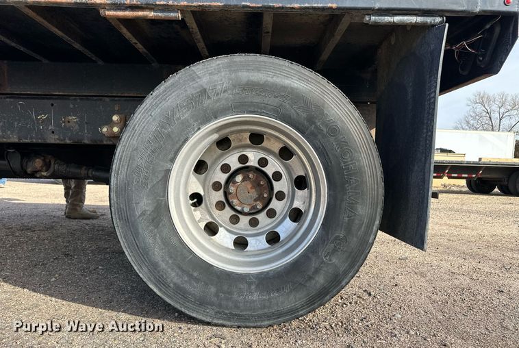 image for item ER8698 2011 International DuraStar 4300M7 flatbed truck