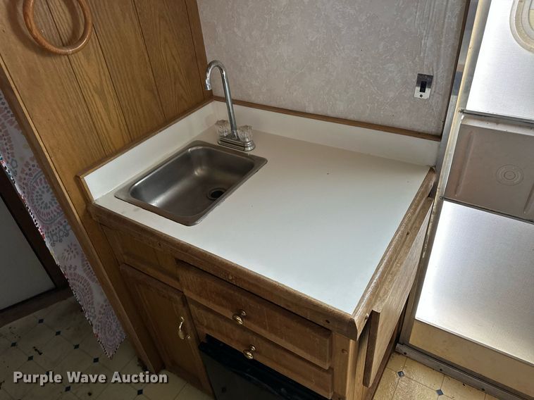 image for item ER8702 2002 Featherlite 9941 livestock trailer