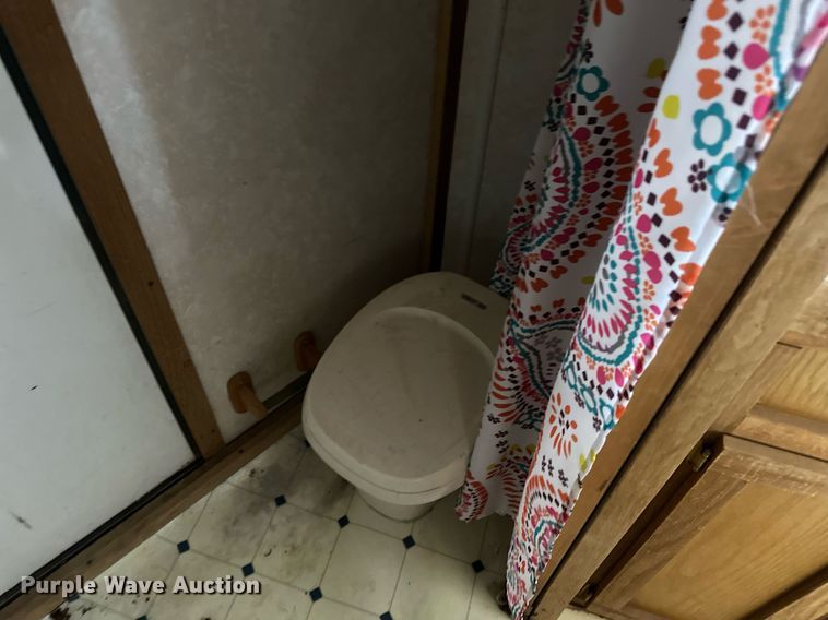 image for item ER8702 2002 Featherlite 9941 livestock trailer