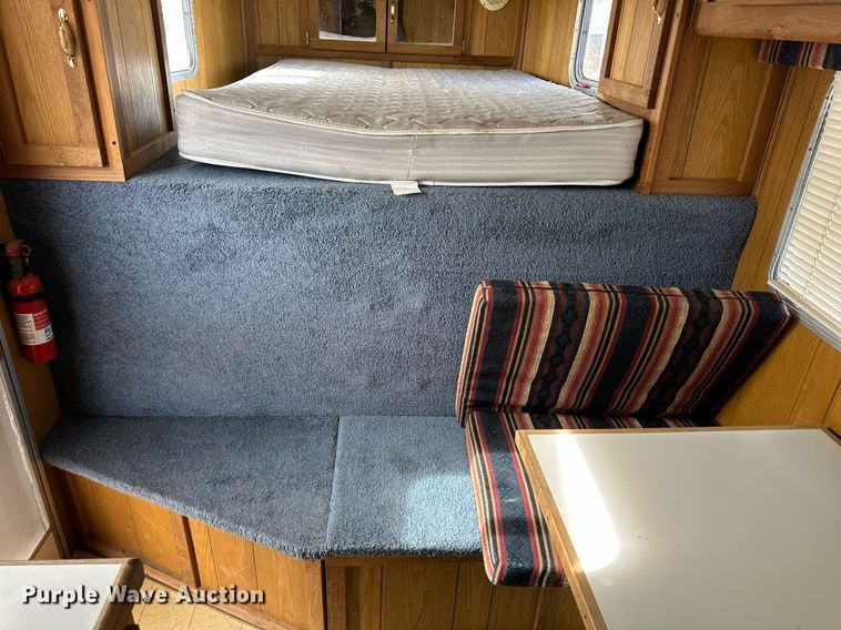 image for item ER8702 2002 Featherlite 9941 livestock trailer