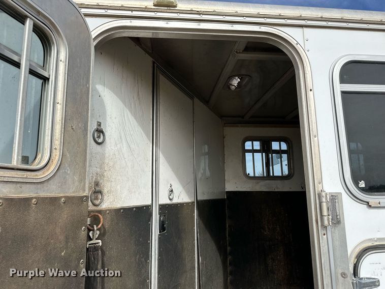 image for item ER8702 2002 Featherlite 9941 livestock trailer