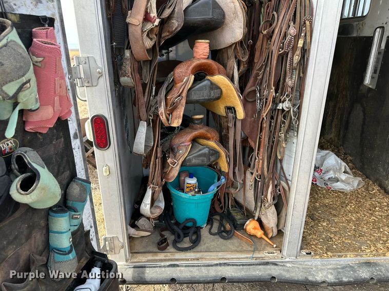 image for item ER8702 2002 Featherlite 9941 livestock trailer