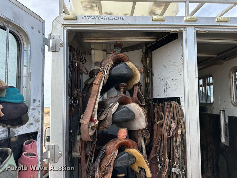 image for item ER8702 2002 Featherlite 9941 livestock trailer