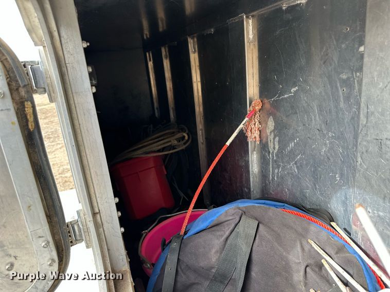 image for item ER8702 2002 Featherlite 9941 livestock trailer