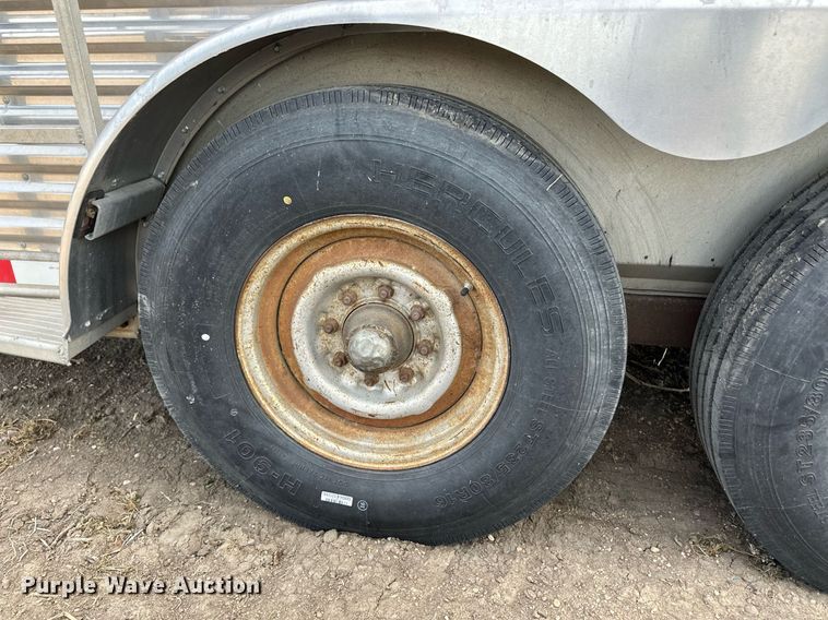 image for item ER8702 2002 Featherlite 9941 livestock trailer