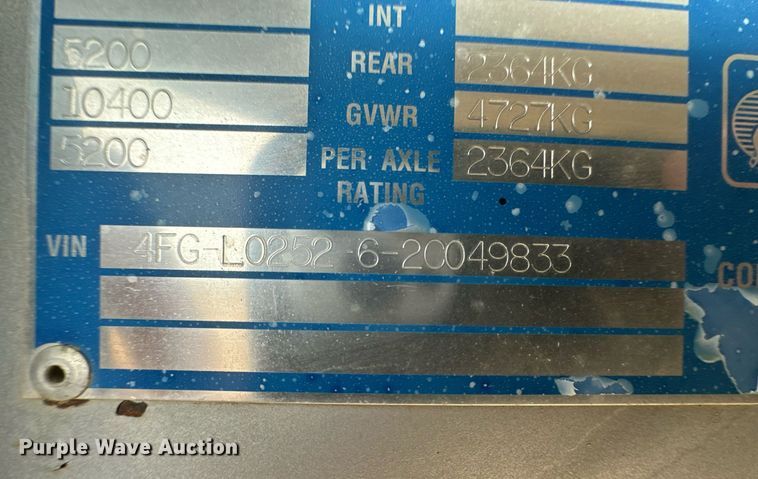 image for item ER8702 2002 Featherlite 9941 livestock trailer