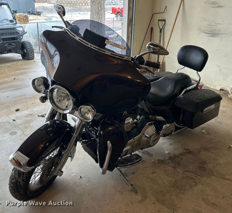 image for item ER8709 2005 Harley Davidson Electra Glide Ultra Classic motorcycle