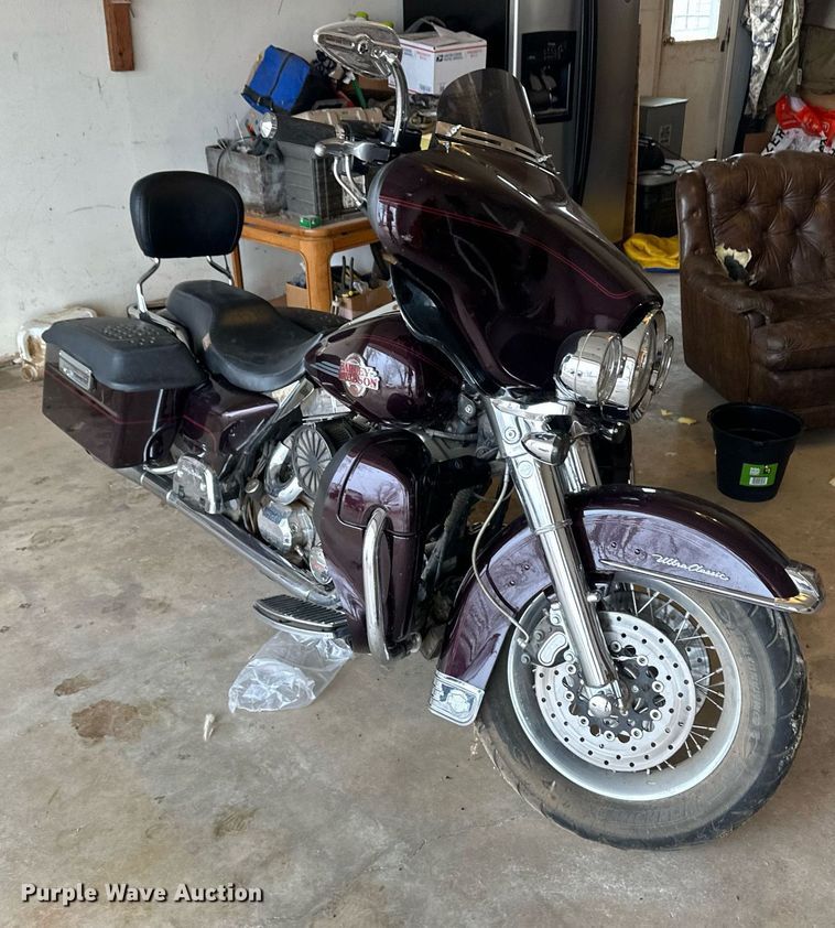 image for item ER8709 2005 Harley Davidson Electra Glide Ultra Classic motorcycle