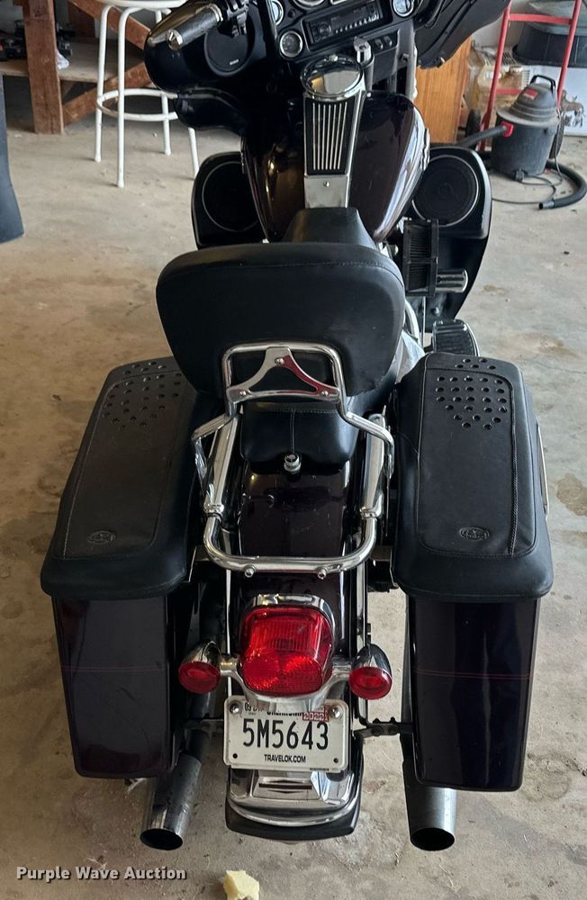 image for item ER8709 2005 Harley Davidson Electra Glide Ultra Classic motorcycle