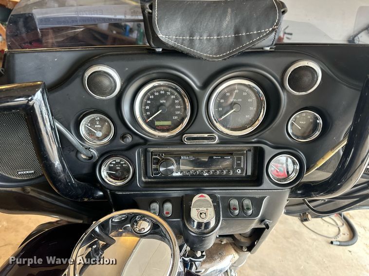 image for item ER8709 2005 Harley Davidson Electra Glide Ultra Classic motorcycle