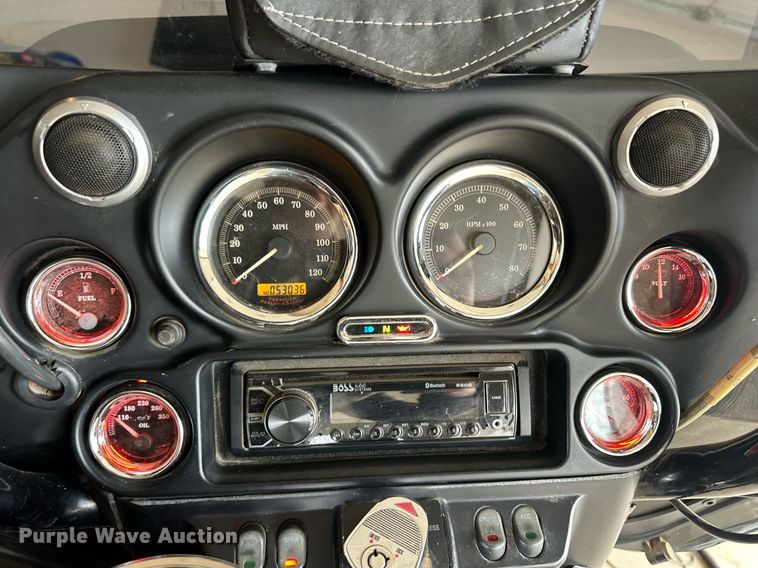 image for item ER8709 2005 Harley Davidson Electra Glide Ultra Classic motorcycle