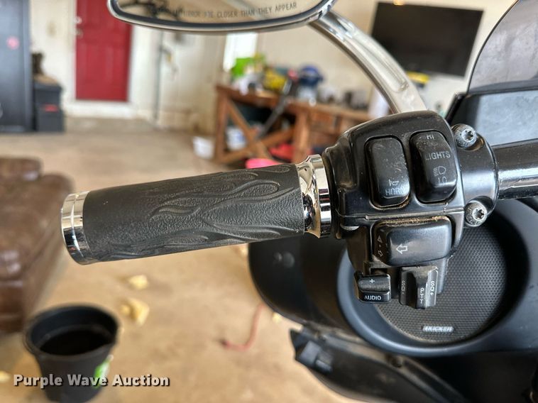 image for item ER8709 2005 Harley Davidson Electra Glide Ultra Classic motorcycle