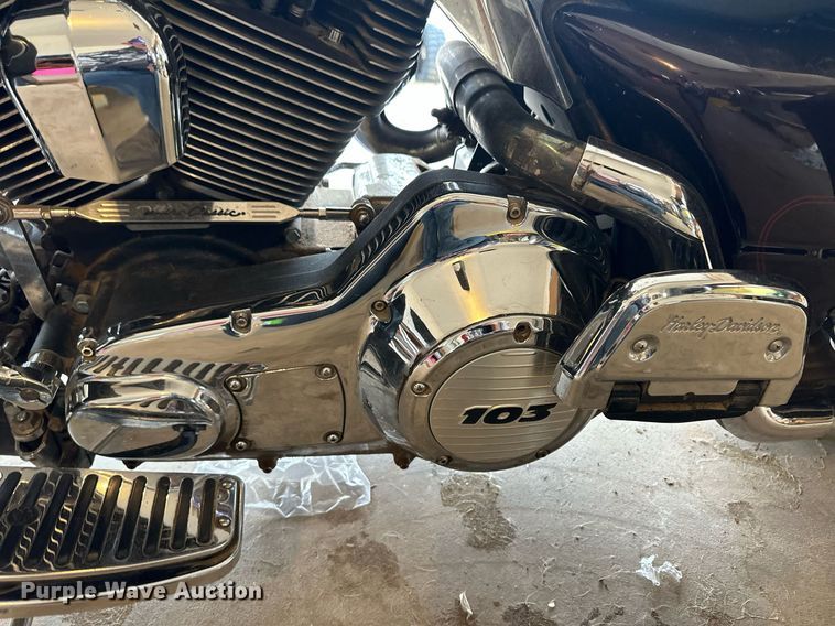 image for item ER8709 2005 Harley Davidson Electra Glide Ultra Classic motorcycle