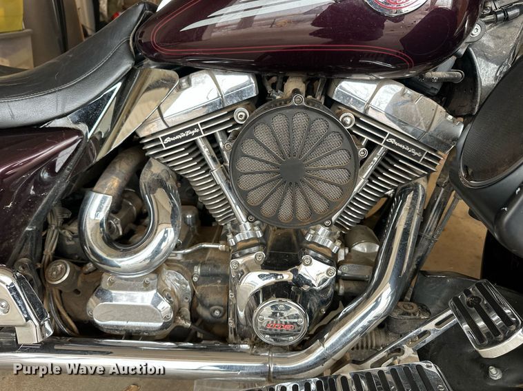 image for item ER8709 2005 Harley Davidson Electra Glide Ultra Classic motorcycle