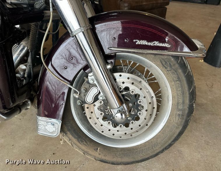 image for item ER8709 2005 Harley Davidson Electra Glide Ultra Classic motorcycle