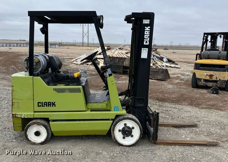 image for item ER8713 Clark GCX25 forklift