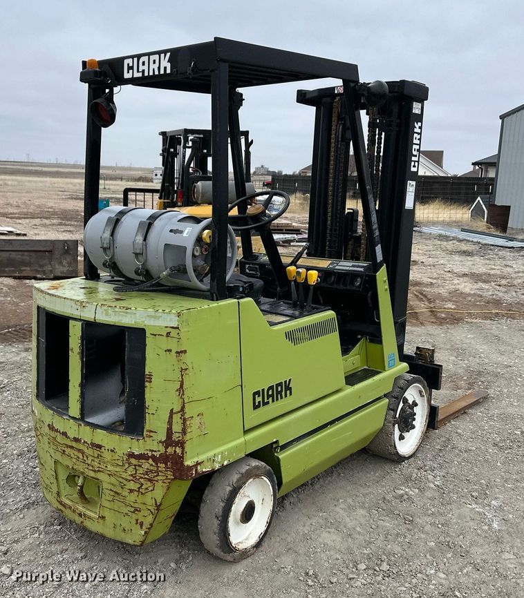 image for item ER8713 Clark GCX25 forklift