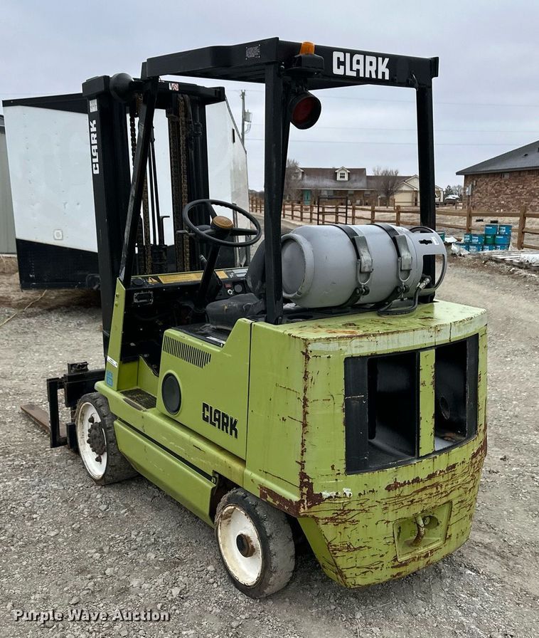 image for item ER8713 Clark GCX25 forklift
