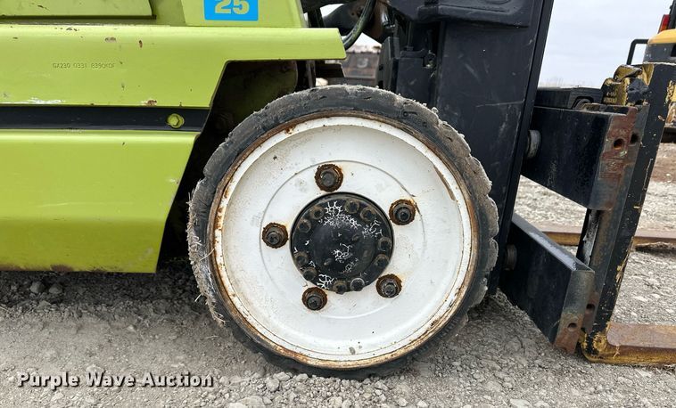 image for item ER8713 Clark GCX25 forklift