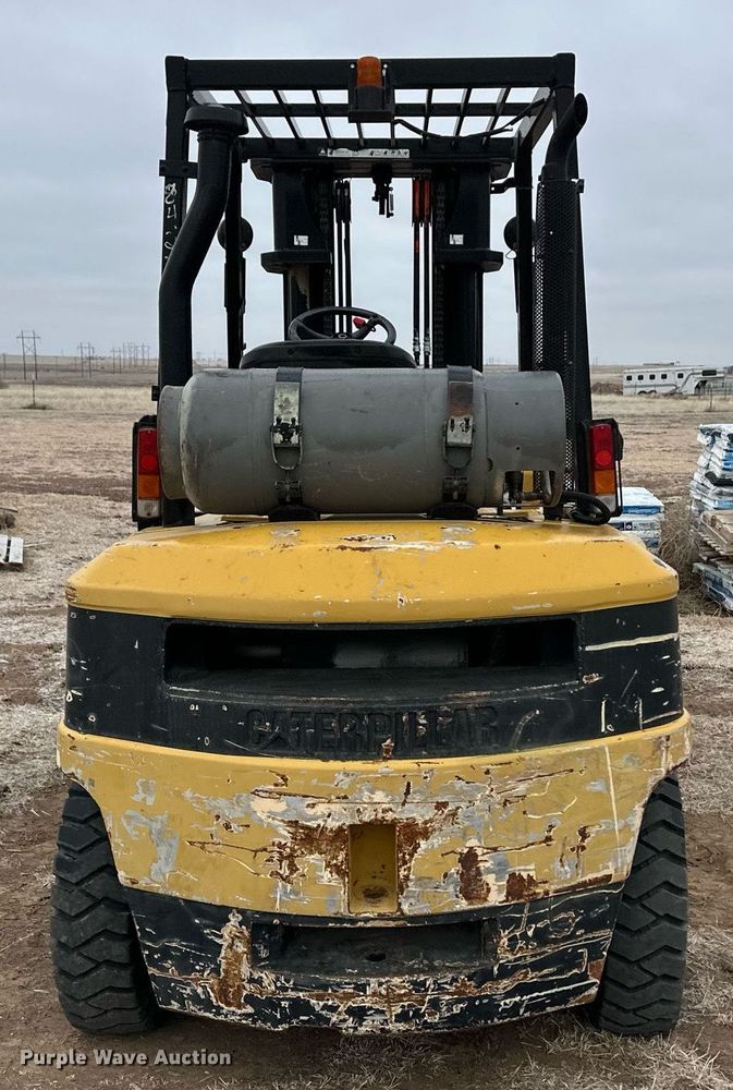 image for item ER8714 2000 Caterpillar GPL40 forklift