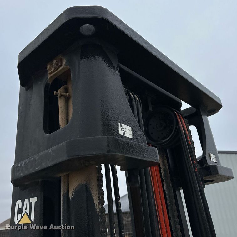 image for item ER8714 2000 Caterpillar GPL40 forklift