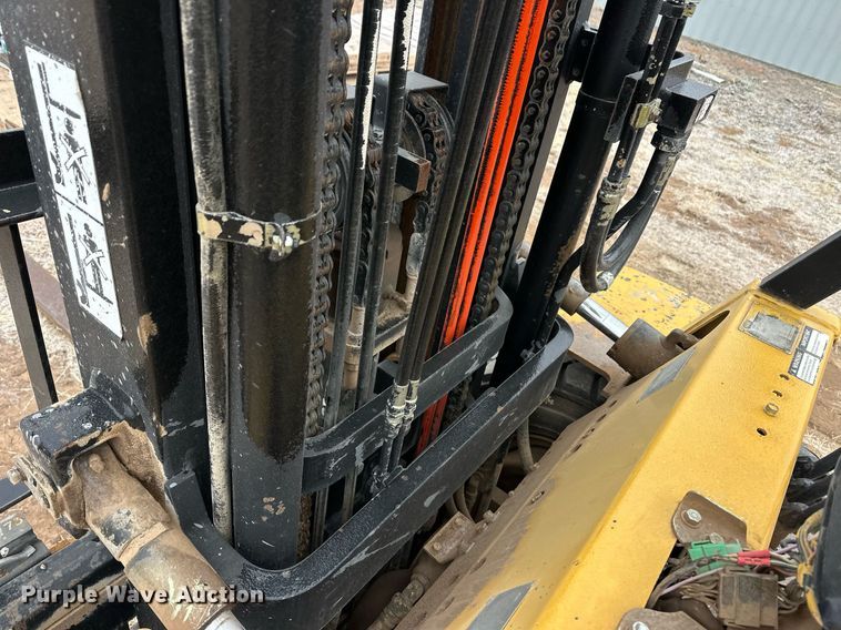 image for item ER8714 2000 Caterpillar GPL40 forklift