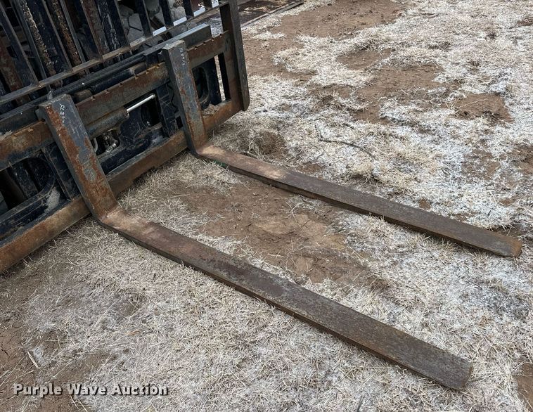 image for item ER8714 2000 Caterpillar GPL40 forklift