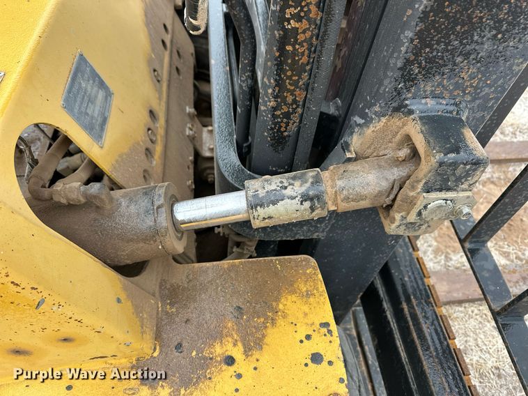 image for item ER8714 2000 Caterpillar GPL40 forklift