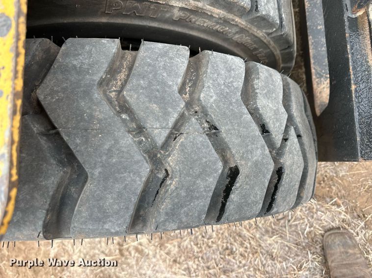 image for item ER8714 2000 Caterpillar GPL40 forklift