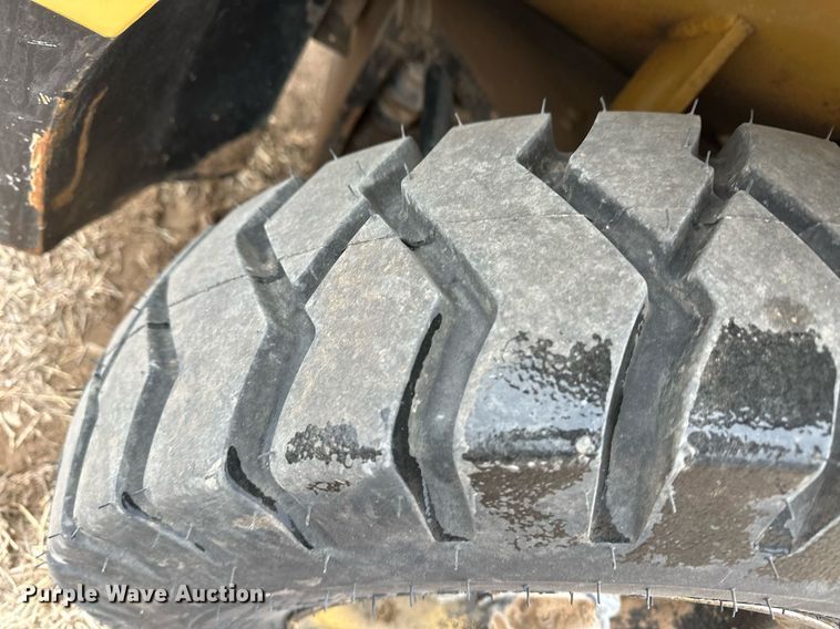 image for item ER8714 2000 Caterpillar GPL40 forklift