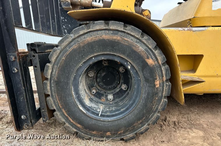 image for item ER8714 2000 Caterpillar GPL40 forklift