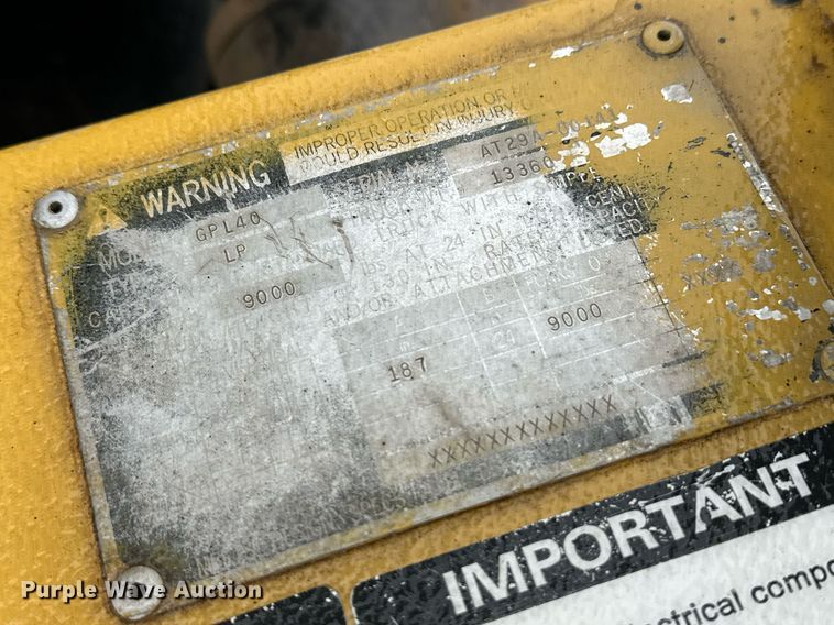 image for item ER8714 2000 Caterpillar GPL40 forklift