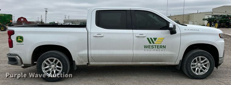 image for item ER8715 2019 Chevrolet Silverado 1500 Crew Cab pickup truck