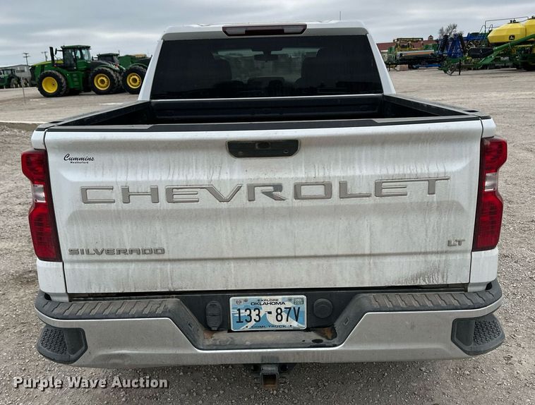 image for item ER8715 2019 Chevrolet Silverado 1500 Crew Cab pickup truck