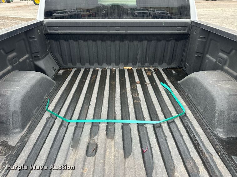 image for item ER8715 2019 Chevrolet Silverado 1500 Crew Cab pickup truck