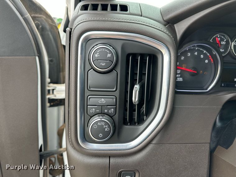 image for item ER8715 2019 Chevrolet Silverado 1500 Crew Cab pickup truck