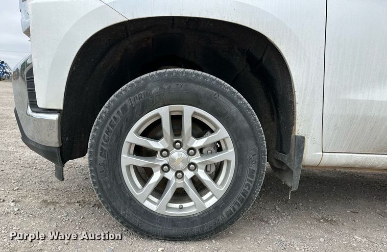 image for item ER8715 2019 Chevrolet Silverado 1500 Crew Cab pickup truck