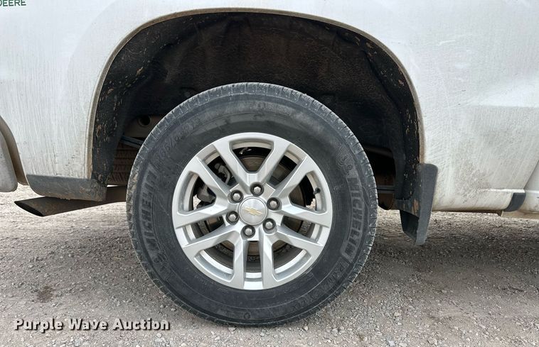 image for item ER8715 2019 Chevrolet Silverado 1500 Crew Cab pickup truck