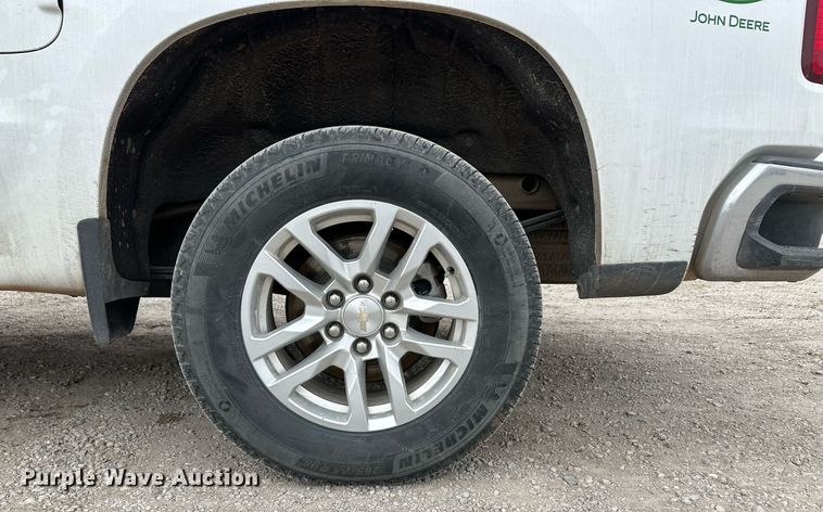 image for item ER8715 2019 Chevrolet Silverado 1500 Crew Cab pickup truck