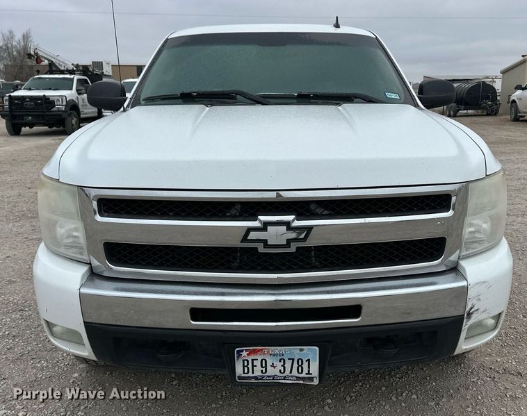image for item ER8716 2011 Chevrolet Silverado 1500 Ext. Cab pickup truck