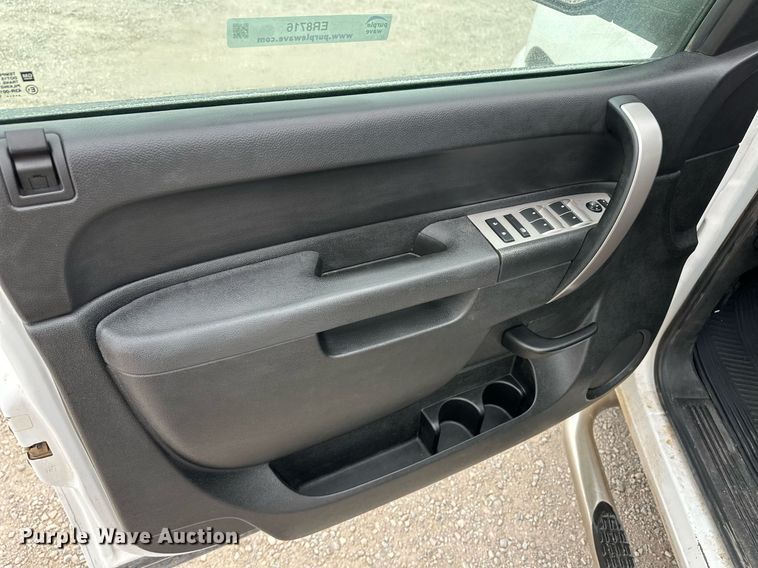 image for item ER8716 2011 Chevrolet Silverado 1500 Ext. Cab pickup truck