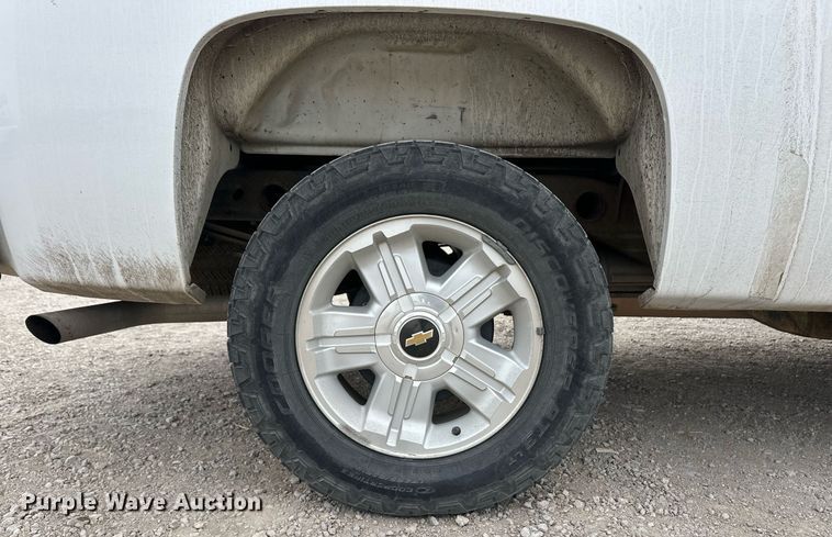 image for item ER8716 2011 Chevrolet Silverado 1500 Ext. Cab pickup truck