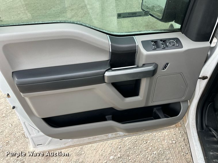 image for item ER8717 2016 Ford F150 SuperCrew pickup truck