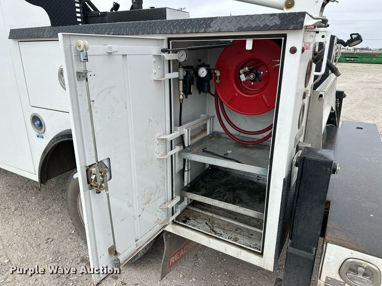 image for item ER8721 2021 Ford F550 SuperCab utility / service truck