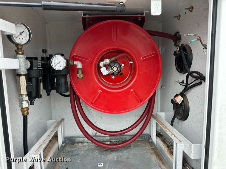 image for item ER8721 2021 Ford F550 SuperCab utility / service truck