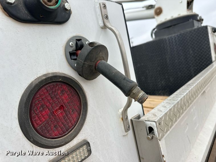 image for item ER8721 2021 Ford F550 SuperCab utility / service truck