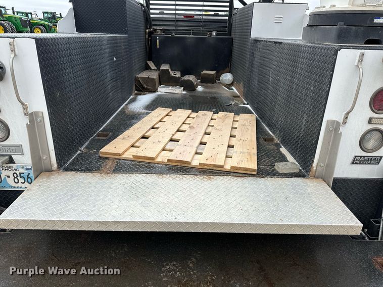 image for item ER8721 2021 Ford F550 SuperCab utility / service truck